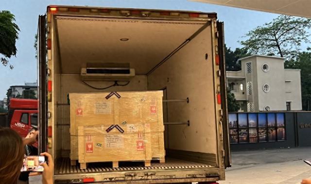 九游娱乐：保障千万级文物进口！伟世博助力广东美术馆新馆进境文物参展高效通关