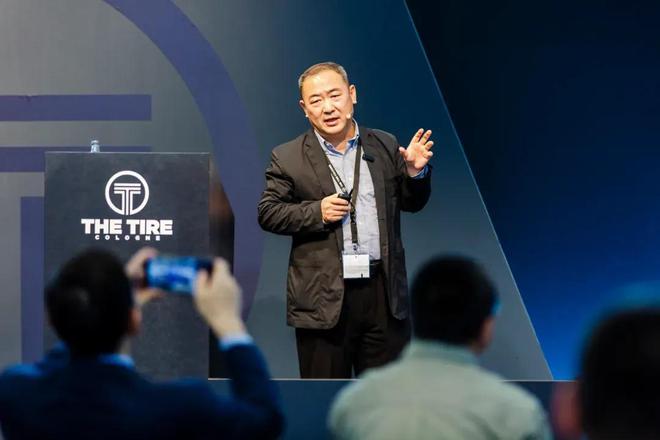 九游娱乐平台：行业首次！兰建军代表中国汽后连锁企业首次在国际顶尖论坛演讲(图3)