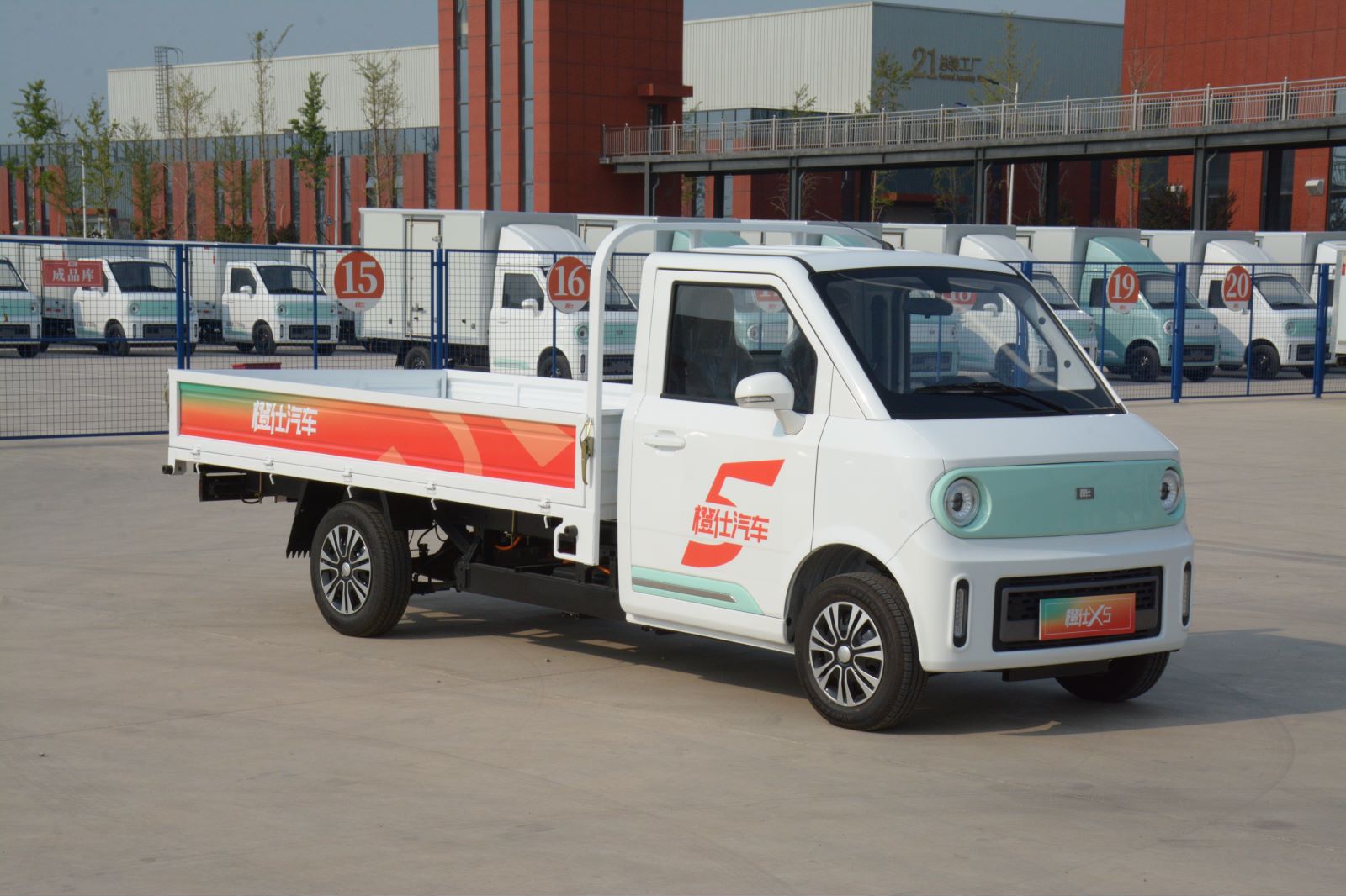 九游娱乐网站：向“新”而行向“实”发力橙仕汽车新品发布会召开_泉城新闻_大众网(图4)