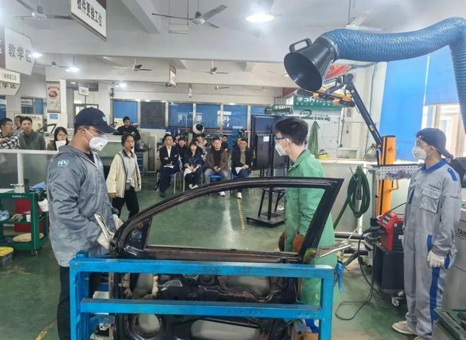 九游娱乐平台：世界大赛金奖！慈溪这四名学生好争气！(图2)