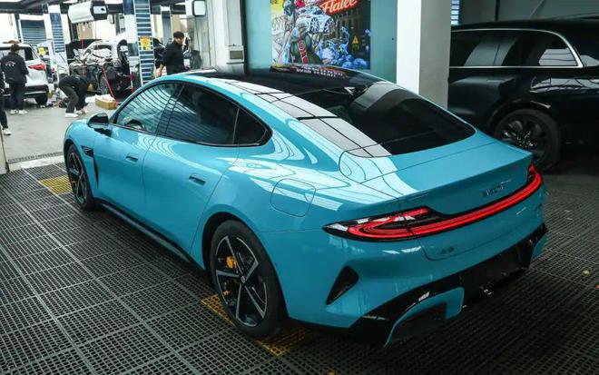 九游娱乐：海湾蓝丨小米SU7全车施工BOP风狂者隐形车衣(图6)