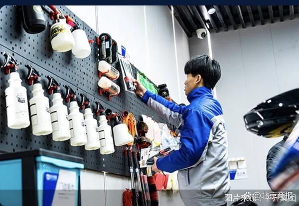 九游娱乐：关店、退网!汽车经销商难再“躺赚”靠转卖新能源、洗车贴膜副业