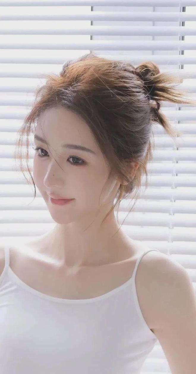 九游娱乐：女人站着让马日V