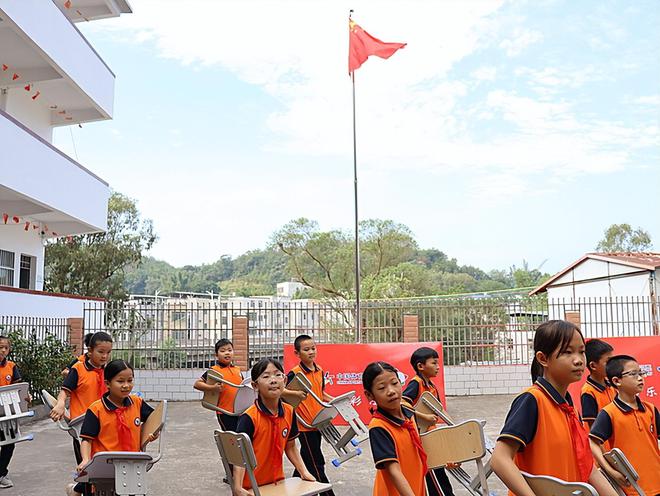九游娱乐平台：深圳体彩第九届爱心资助乡村学校体育器材活动再启航