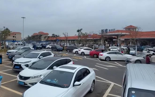 九游娱乐网站：再发酵诈补公司承包多家高速维修站新胎直接被换下网友炸锅(图4)