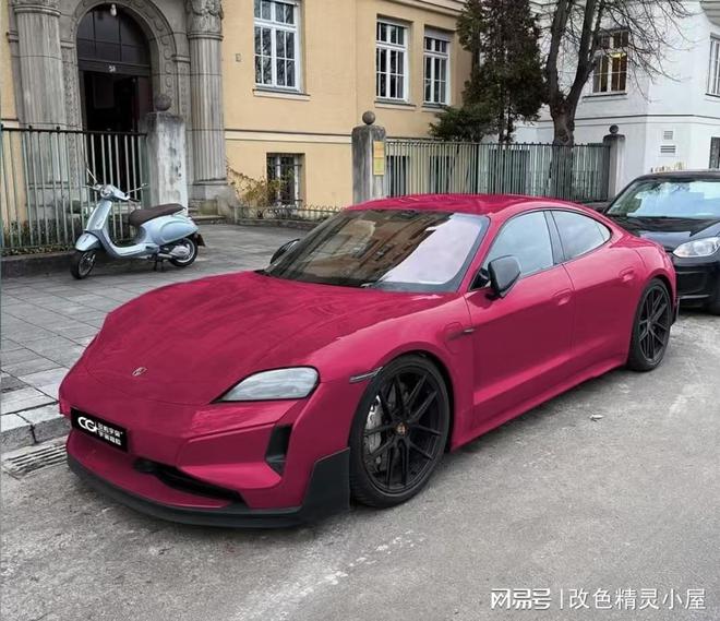 九游娱乐：TPU车膜崛起：汽车美容市场的新变革(图2)