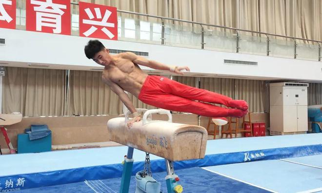 九游娱乐：扎根普通小学体教融合向阳生长——走进郑州市金水区艺术小学体操训(图2)