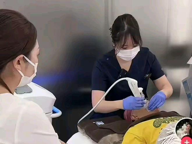 九游娱乐：59岁金龟子日本高端美容61岁王宁换血曝手术全过程价格不菲(图6)