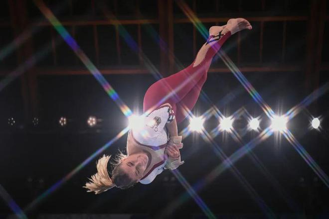 九游娱乐平台：不用被迫穿性感紧身衣了！法国体操女运动员可多穿10厘米布料！(图7)