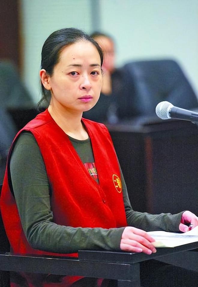 九游娱乐网站：人狠起来究竟有多可怕？15岁女孩受虐5年被利器撬掉所有牙齿！(图4)