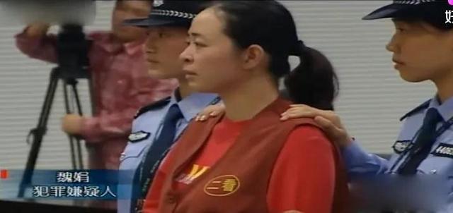 九游娱乐网站：人狠起来究竟有多可怕？15岁女孩受虐5年被利器撬掉所有牙齿！(图10)