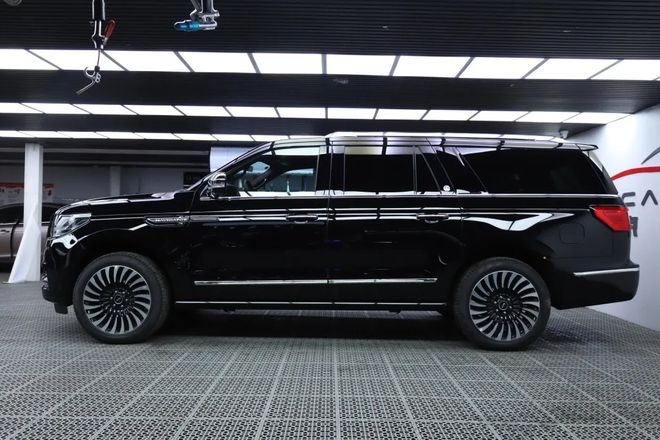 九游娱乐：给林肯领航员穿上“隐形战甲”BOP爱国者车衣施工实录(图5)