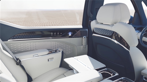 九游娱乐网站：极氪009上市定档：能跑1000公里的纯电MPV来了(图6)