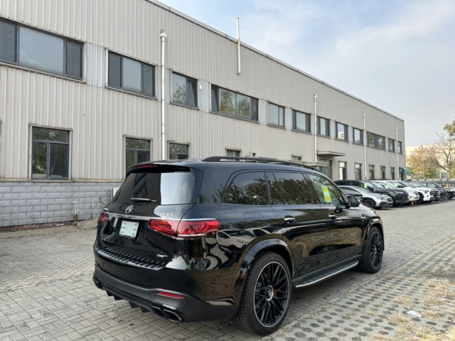 九游娱乐平台：2025款奔驰GLS63低调奢华高性能SUV现车报价配置简介(图5)