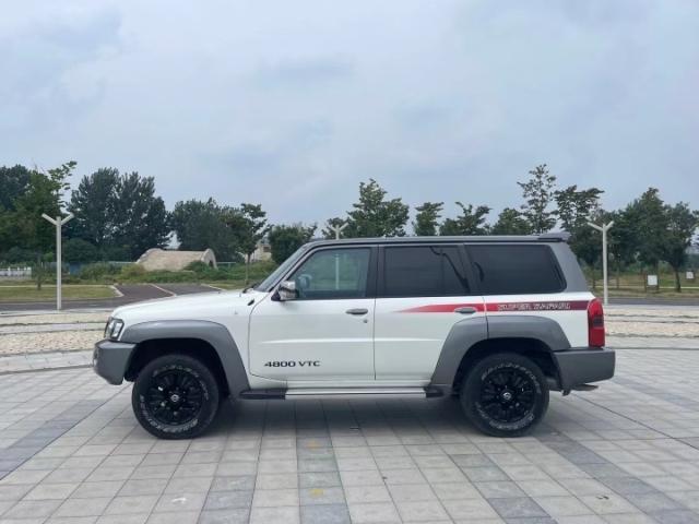 九游娱乐平台：2025款尼桑途乐Y614800中东版四驱迷们至爱而难得的硬派越野(图2)