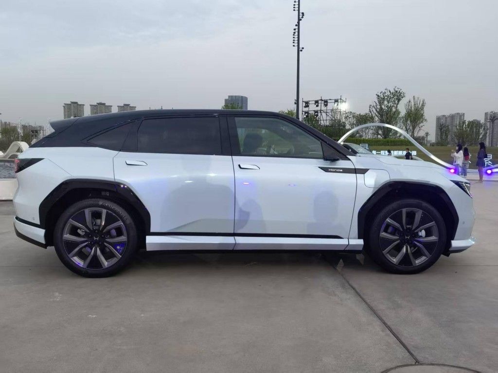 九游娱乐网站：那么豪华那么美！广汽本田P7劲爆价1999万元起(图7)