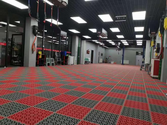 九游娱乐网站：洗车格栅推荐：塑造个性化品牌形象与空间装修(图2)