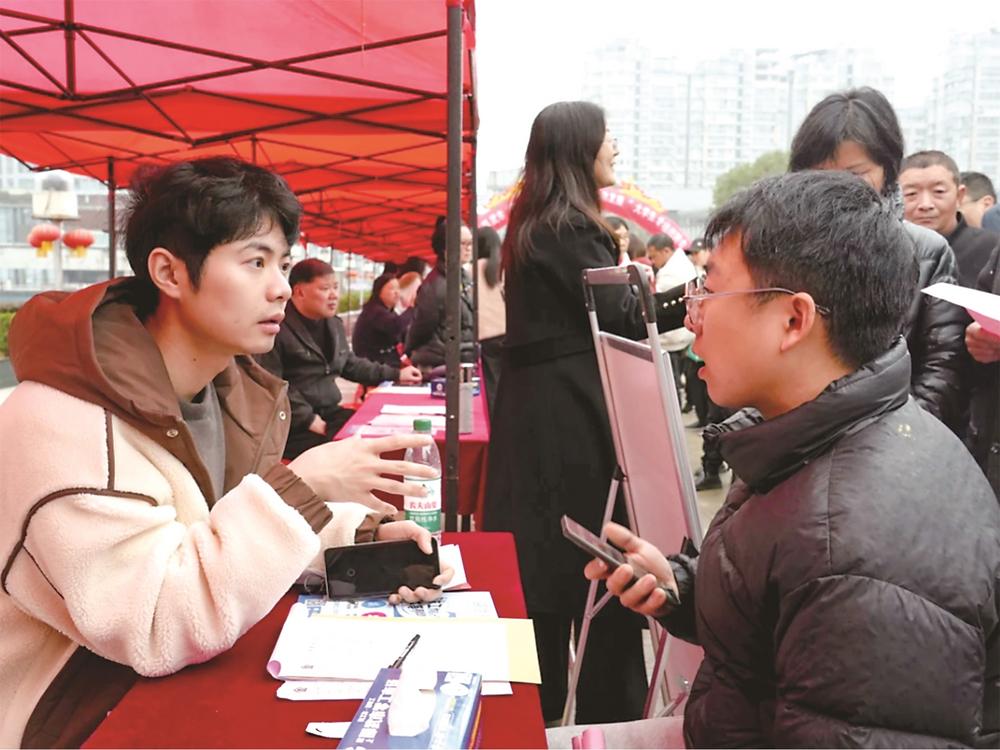 九游娱乐：一剪春风送“岗”来(图4)