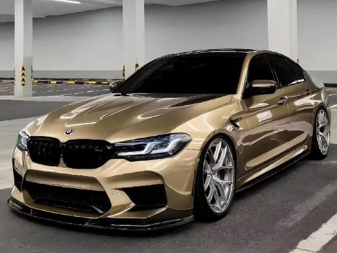 九游娱乐网站：环保与个性兼得TPU改色膜引领汽车美容新趋势(图3)